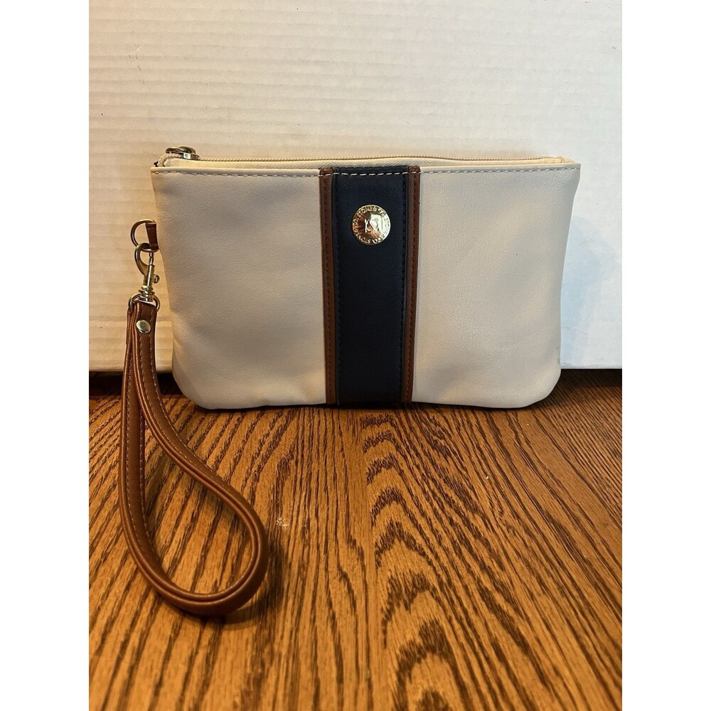 Stone Mountain Stone & Co. Leather Wristlet in Natural/Tan/Blue